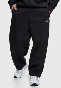 Non sélectionné, black