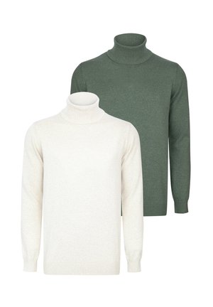 Dos suéteres de cuello alto: uno en color crema y otro en verde oscuro. Ambos cuentan con mangas largas, cuellos acanalados y un tejido suave y texturizado.