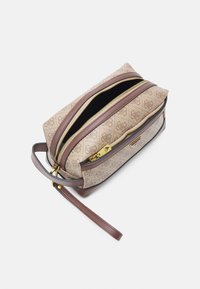 Guess VEZZOLA SMART BEAUTY CASE UNISEX - Toalettmappe - beige/brown