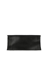 Pochette en cuir noir au toucher lisse, de forme rectangulaire, avec un minimum de coutures et sans quincaillerie ni accents visibles.