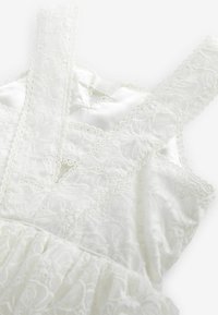 Baker by Ted Baker Kokteiļkleita/ballīšu kleita - ivory