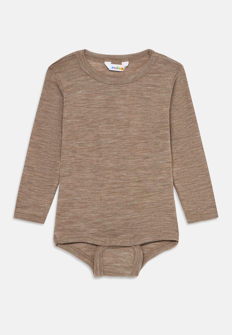 Μακρυμάνικο καφέ φορμάκι για μωρά με κουμπιά σνέπ στην ώμο και στο καβάλο, τοποθετημένο επίπεδα σε λευκό φόντο.