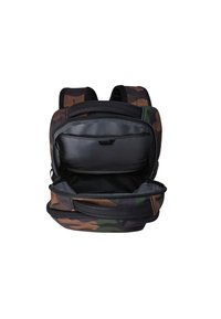 Plecak kamuflażowy, zewnętrze z tkaniny, główna komora na zamek błyskawiczny, czarne wnętrze z kieszenią organizacyjną, wyściełane szelki dla komfortu.