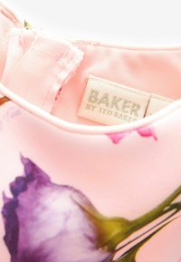Baker by Ted Baker REGULAR FIT - Rochie de zi - floral