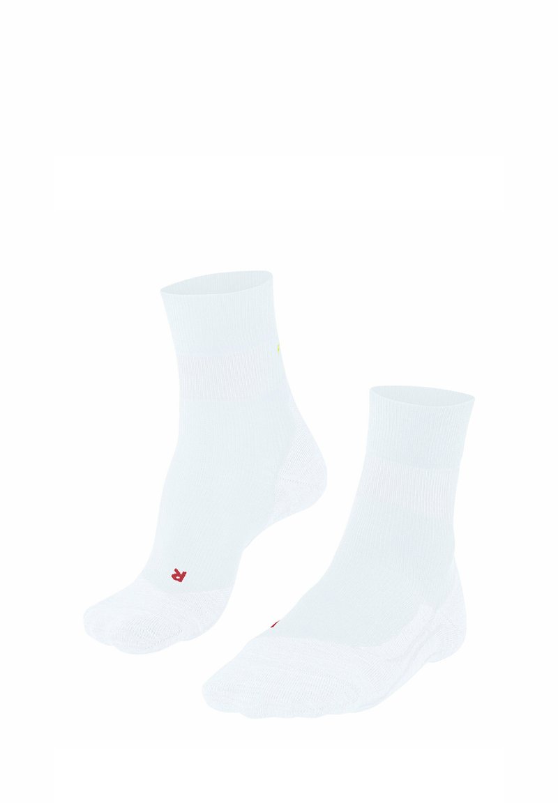 Chaussettes de sport blanches en mélange de coton, avec des bords côtelés et des talons renforcés. Petit logo rouge sur la semelle.