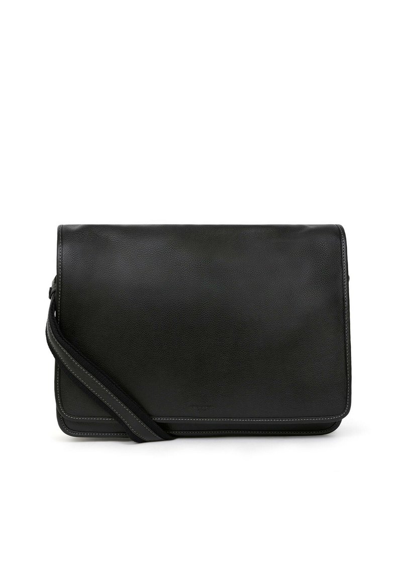 Borsa a tracolla in pelle nera con una texture liscia, patta pieghevole, cinturino regolabile e dettagli di cucitura a contrasto.
