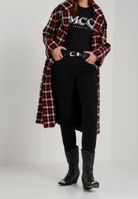 McQ Alexander McQueen Triko s potiskem - black
