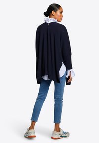 Rich & Royal NACHHALTIGE STRICKJACKE AUS RECYCELTEM MATERIAL - Kardigan - deep blue