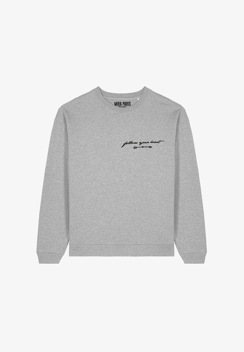Felpa grigia chiaro con girocollo, maniche lunghe, polsini e orlo a costine, e testo nero "segui il tuo cuore" con grafica a freccia sul petto.