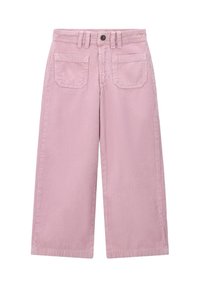 Pantalons en velours côtelé rose à jambes larges et taille haute, avec deux poches arrière et une fermeture à bouton à l'avant. Tissu texturé avec un motif en côtes.