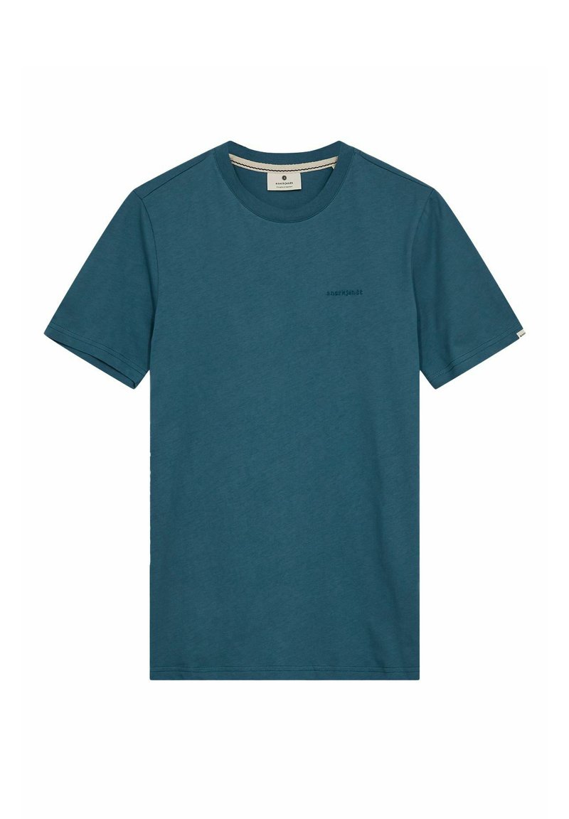Tricou din bumbac teal, cu gât rotund, mâneci scurte, un logo subtil pe piept și detalii de cusătură la margine și la mâneci.