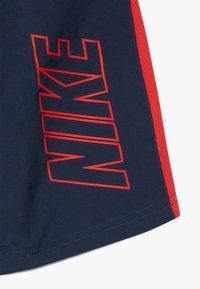 Nike Performance DRY ACADEMY SHORT - Sportovní kraťasy - obsidian/university red