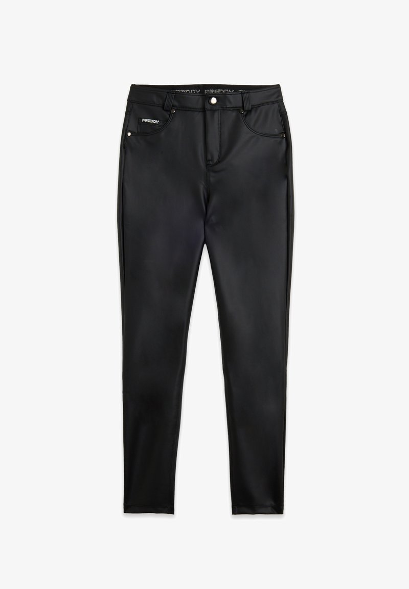 Pantaloni slim-fit in finta pelle nera con bottone frontale, passanti per cintura e piccolo logo del marchio sulla tasca destra.