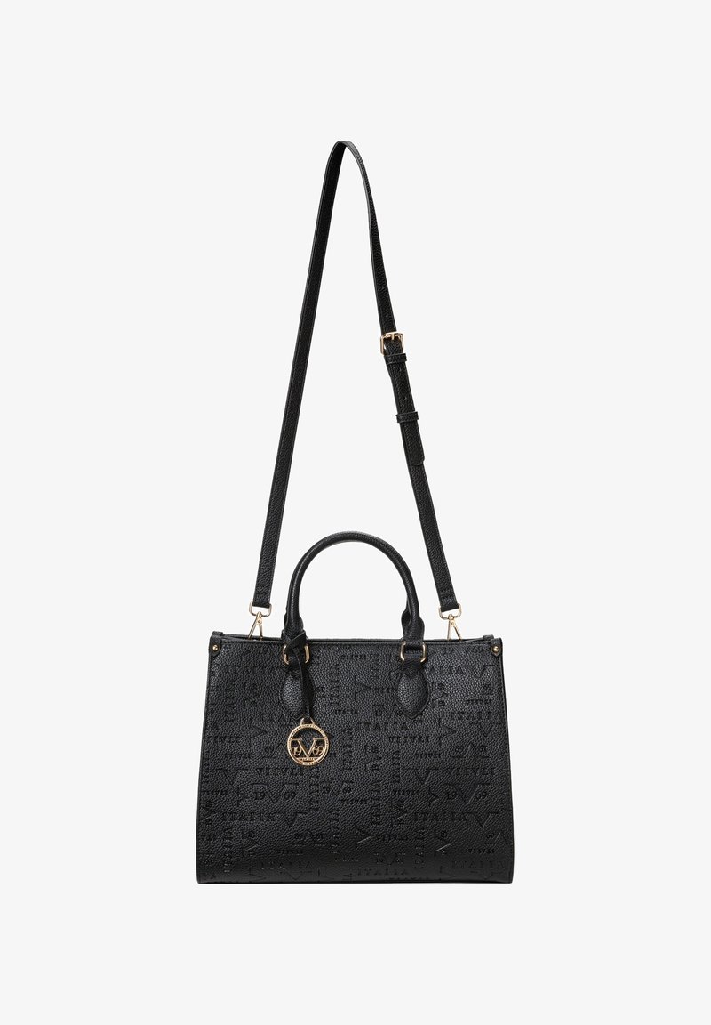 Zwarte handtas met een gestructureerde vorm, geperst patroon, dubbele handvatten en een verstelbare schouderband. Voorzien van gouden hardware en logo-accenten.
