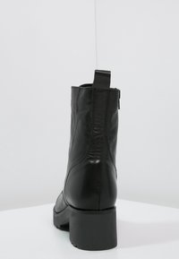 Zign Botines con plataforma - black