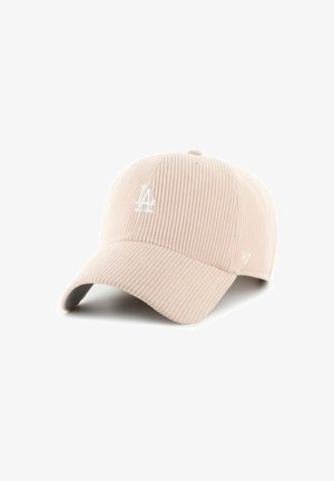 Rosa Corduroy-Mütze mit gebogenem Schirm und weißem, aufgesticktem Logo auf der Vorderseite. Sie verfügt über eine vertikal gerippte Struktur und einen verstellbaren Riemen auf der Rückseite.