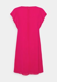 Fuchsia dress with ruffled sleeves, knee-length, made of lightweight fabric, featuring a discreet back zipper. Smooth, untextured surface.