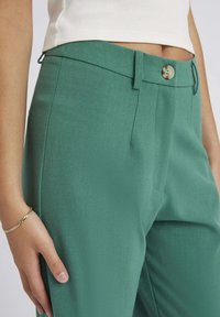 BZB TAILLEUR - Pantalon classique - vert
