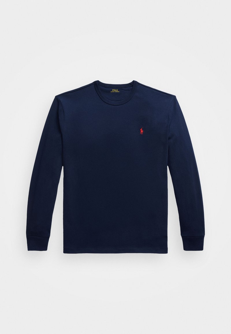 Navyblauwe longsleeve t-shirt van katoen, met een ronde hals en geborduurd rood logo op de linkerborst. Zachte textuur, eenvoudig design.