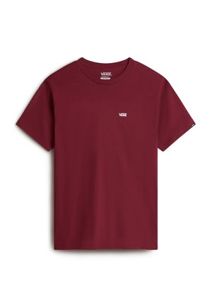 Maroone kortærmet Vans t-shirt med lille hvid Vans-logo på venstre bryst og mærke på venstre ærme, vist på hvid baggrund.
