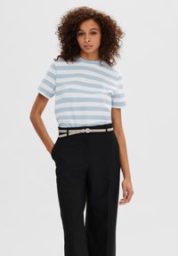 Unselected, blue/bright white