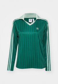 Unselected, collegiate green