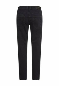 Zwarte denim jeans met een rechte snit, voorzien van twee achterzakken en een label op de tailleband. Soepele textuur en klassiek ontwerp.