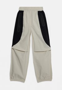 Δεν επιλέχθηκε, light bone/black