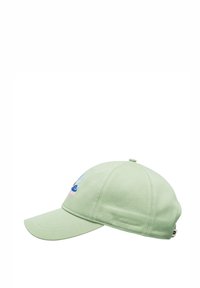 Helle grüne Baumwoll-Baseballmütze mit gebogenem Schirm, die auf der Vorderseite bunte Stickereien und ein seitliches Etikett hat.