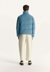 JOTT OKINAWA - Chaqueta de plumas - bleu