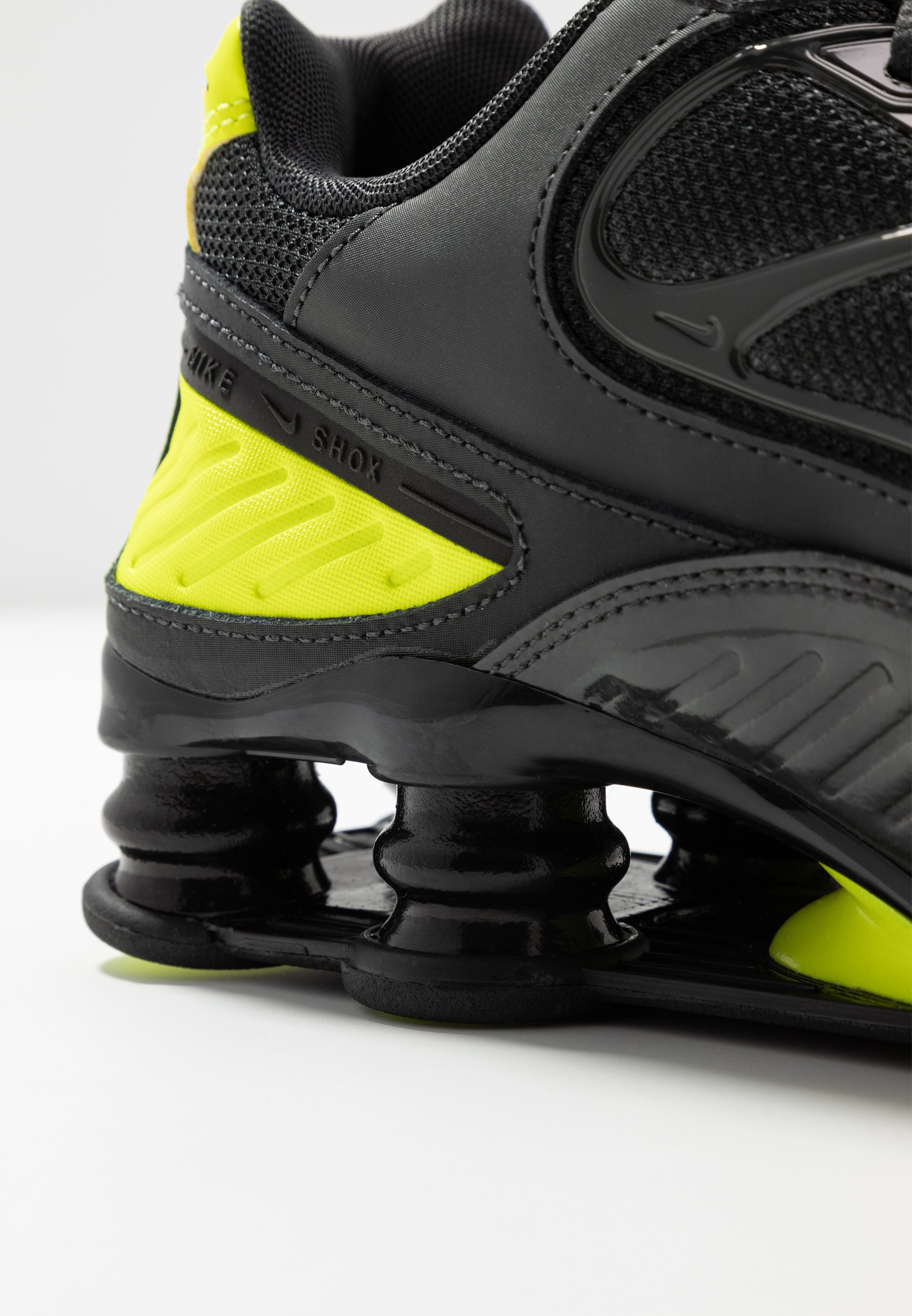 nike shox enigma 9000 zalando