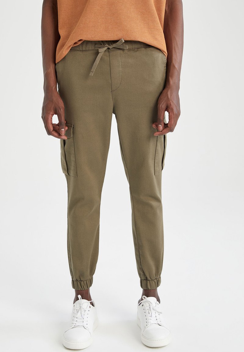 Herren Trainingsanzüge | DeFacto FIT Jogginghose khaki - WE38450 Herren Trainingsanzüge | DeFacto FIT Jogginghose khaki - WE38450
