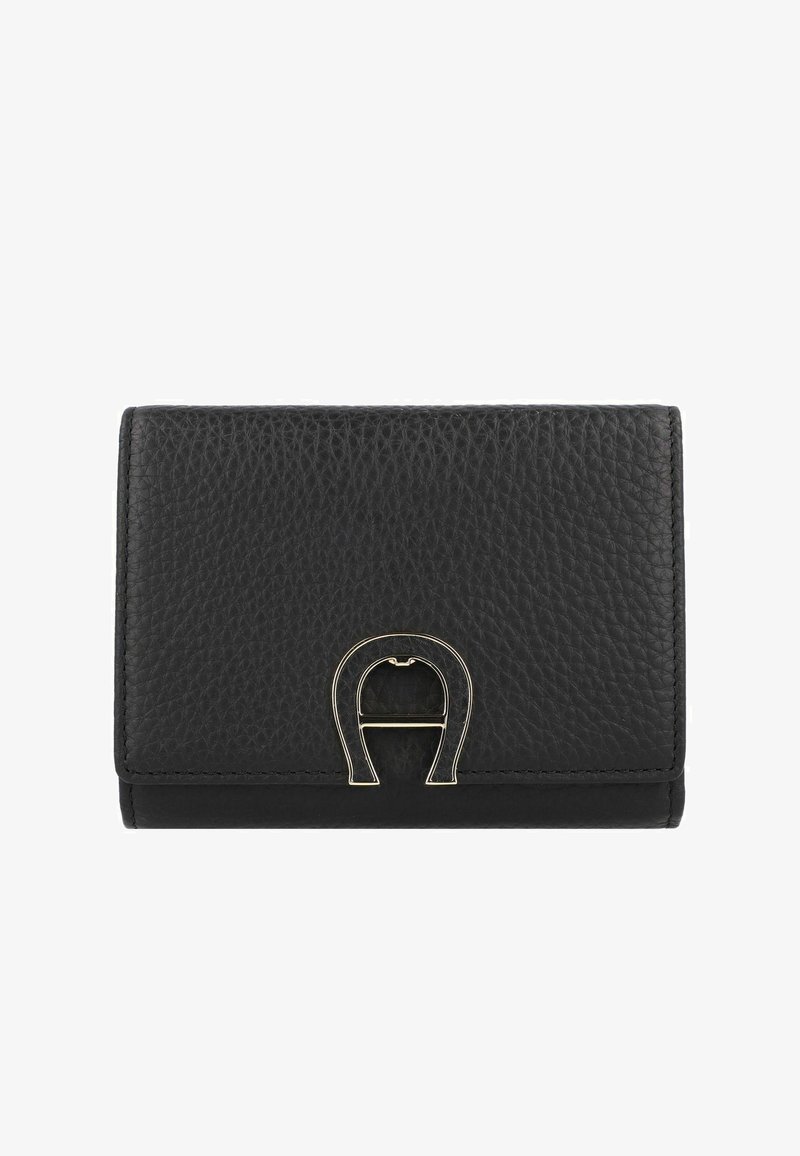 Portafoglio in pelle nera con superficie texturizzata, design pieghevole e una chiusura in metallo dorato a forma di ferro di cavallo.
