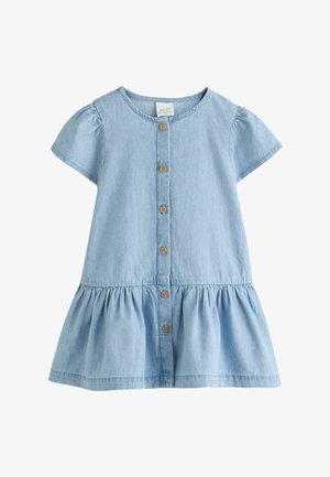 Světle modré džínové šaty s krátkými rukávy pro dívky, kulatým výstřihem, dřevěnými knoflíky na přední straně a detailem sukně s řasením.