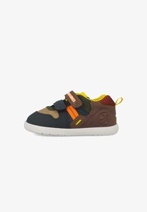 Biomecanics, ZAPATILLA BAREFOOT PUNTERA REFORZADA - Zapatos de bebé - marrón