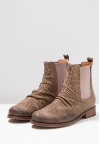 Felmini Kotníkové boty - taupe