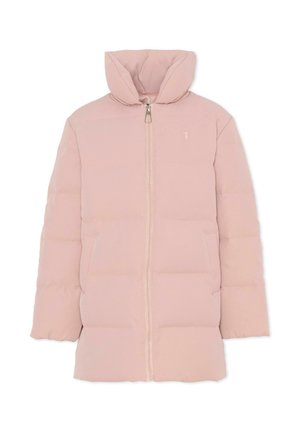 Różowy, pikowany płaszcz z wysokim kołnierzem, pełnym zamkiem błyskawicznym i bocznymi kieszeniami. Materiał wygląda na gładki z poziomym wzorem pikowania.