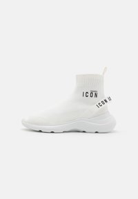 Selected, bianco/nero