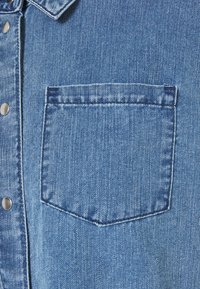 ONLY Petite ONLLECEY KNOT - Blusa com botões - medium blue denim