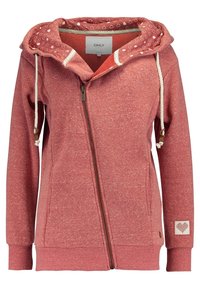 Sudadera con capucha roja con cremallera, con una tela texturizada, forro interior con patrón de corazones, cordones ajustables y un parche con logo de corazón en la manga.