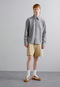 Filling Pieces SPRINTER DICE UNISEX - Tossud - brown