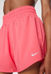 Nike Performance ONE - Dubbla shorts - aster pink/silver