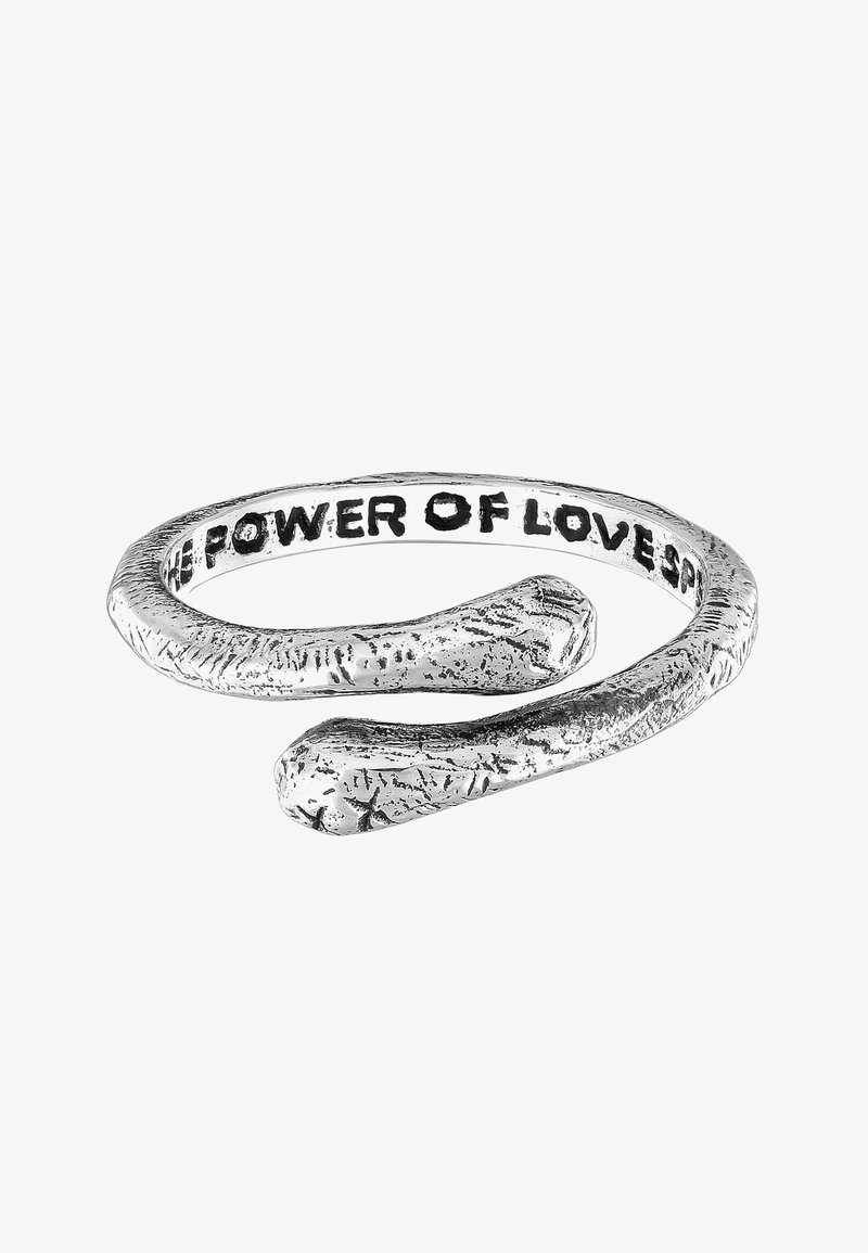 Sølv slange ring med et snoet design og en tekstureret overflade. Graveret indeni med "KÆRLIGHEDENS MAGT."