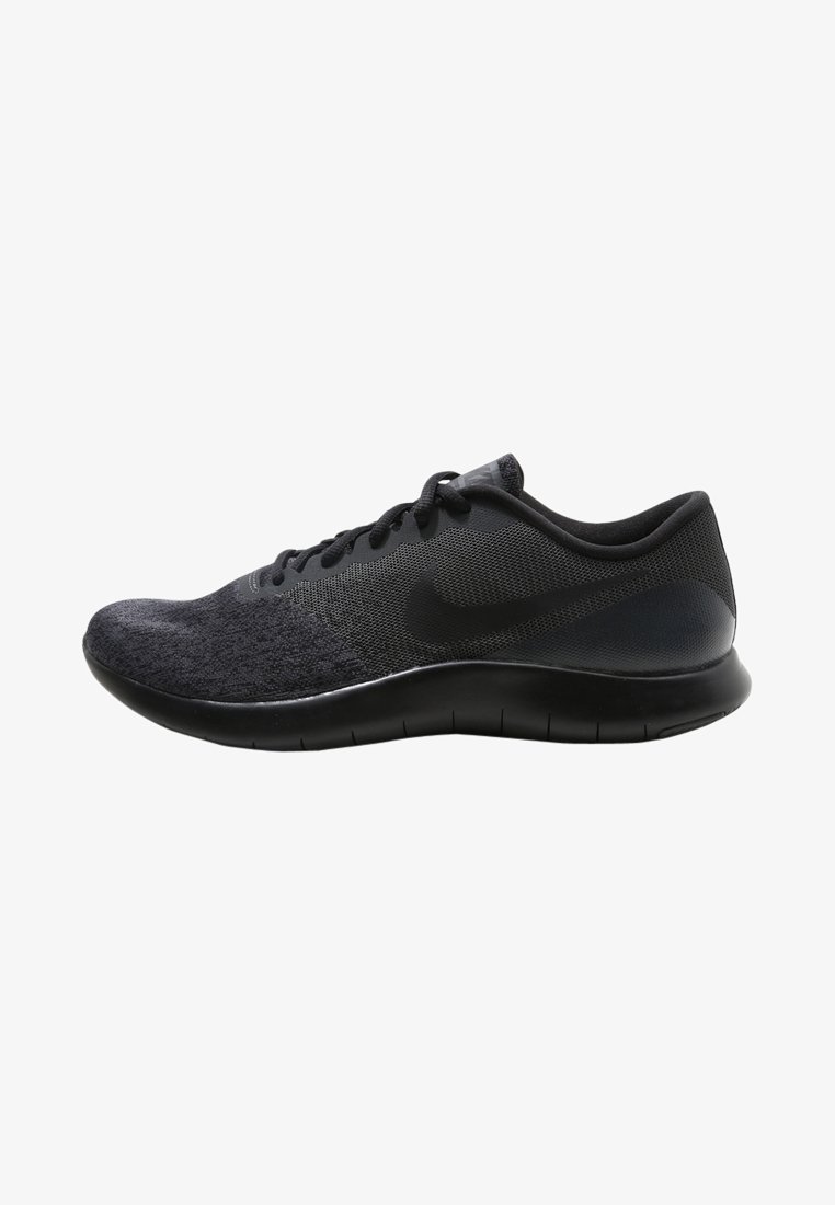 Baskets de course Nike basses noires avec tige en mesh, fermeture à lacets et semelle flexible, montrées en profil latéral droit sur fond blanc.
