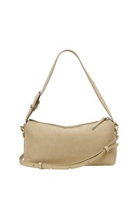 Beige Wildleder Schultertasche mit einem verstellbaren Tragegurt, einem Reißverschluss oben und dezenten goldfarbenen Beschlägen. Glatte Textur mit minimalistischem Design.