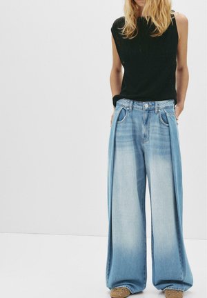 PLEATED BALLOON - Wide leg - blue denim