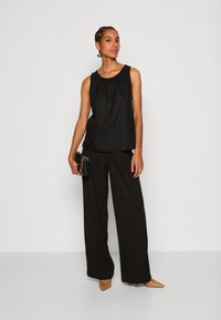 Esprit Topper - black