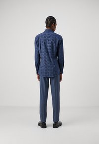 OLYMP No. Six Krekls - marine
