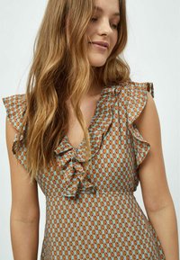 PEPPERCORN NADIALINE RUFFLE - Robe de jour - angle blue print