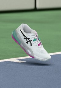 Επιλέχθηκε, white/aurora green